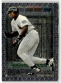 1995 Topps Embossed Frank Thomas #100 front