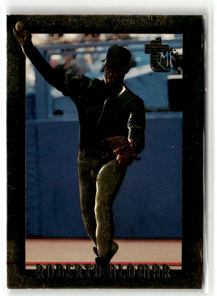 1995 Topps Embossed Roberto Alomar #91 front