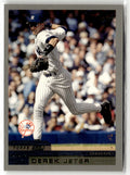 2000 Topps Derek Jeter #15 (RC) front